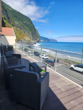 Ocean Breeze Apartment